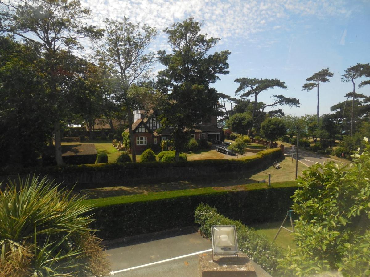 Sentry Mead Hotel Totland  Экстерьер фото