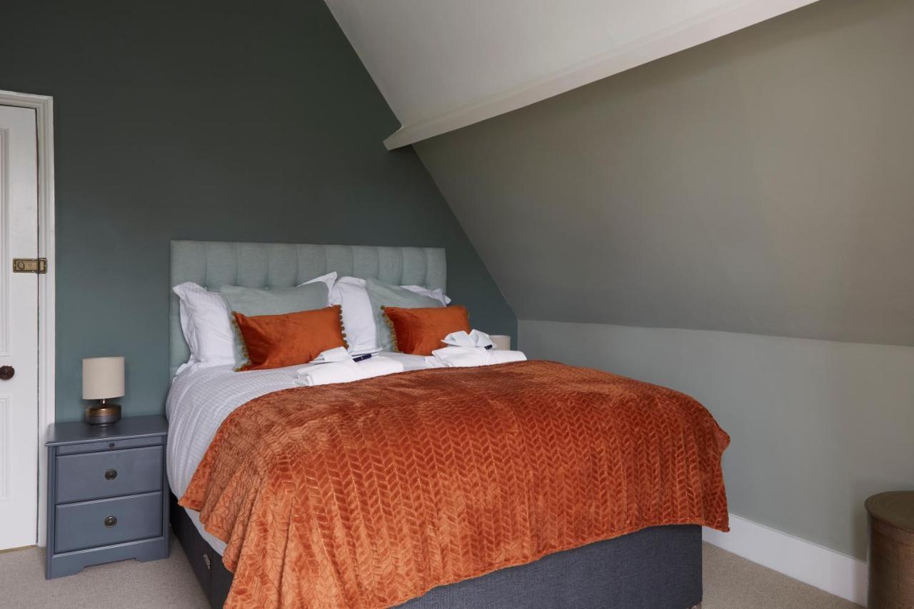 Sentry Mead Hotel Totland  Экстерьер фото
