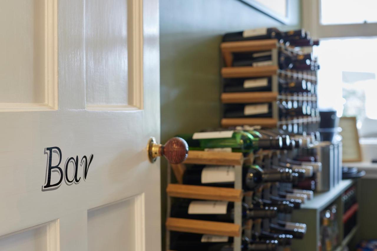 Sentry Mead Hotel Totland  Экстерьер фото