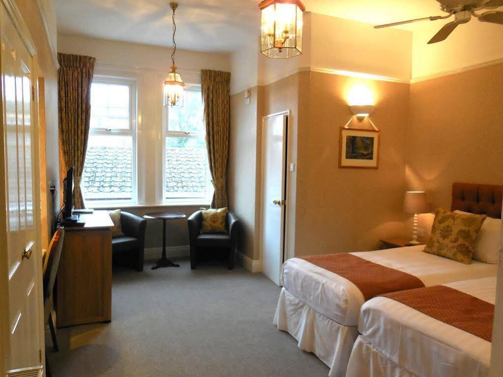 Sentry Mead Hotel Totland  Экстерьер фото